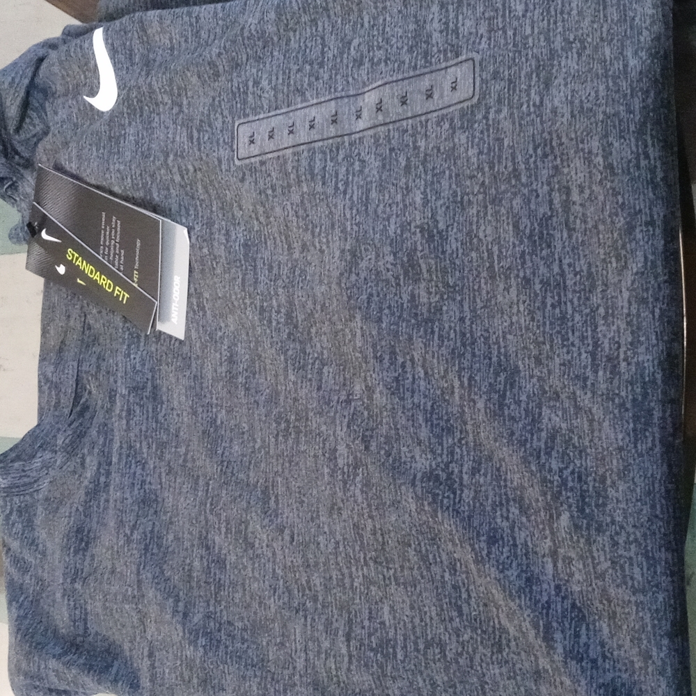 NEW Nike shirt